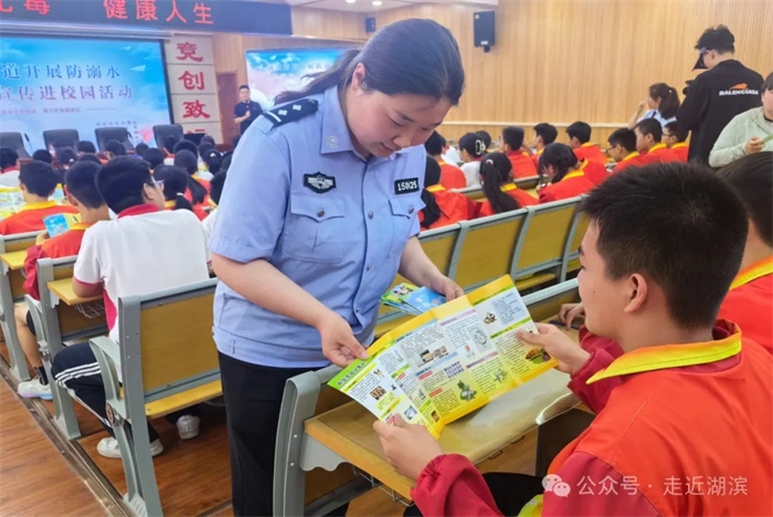 2.webp.jpg 2.webp.jpg