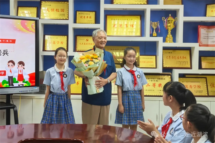 2.webp.jpg 2.webp.jpg